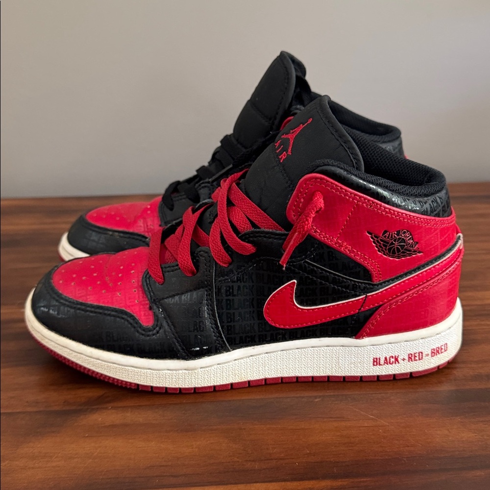 Nike Air Jordan‎ 1 Mid GS "BRED TEXT" Bred DM9650-001 size 6Y - Picture 3 of 10